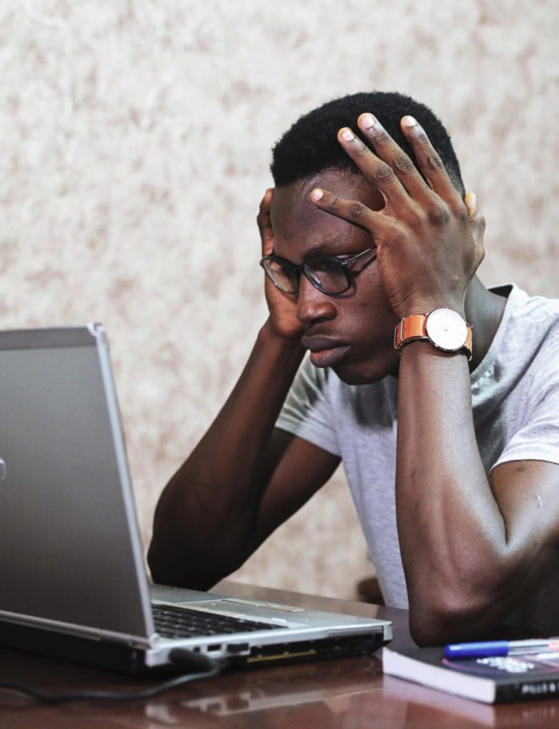 Article : Au secours, bienvenue dans la vingtaine !